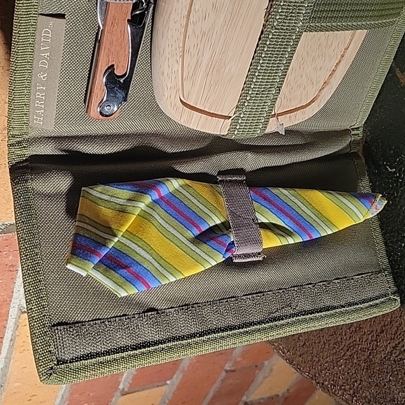 Harry & David Wine & Cheese Service Set For Two Cutting Board - Picture 6 of 7